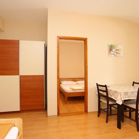 Apartments By The Sea Nemira, Omis - 17039 Tice Quarto foto