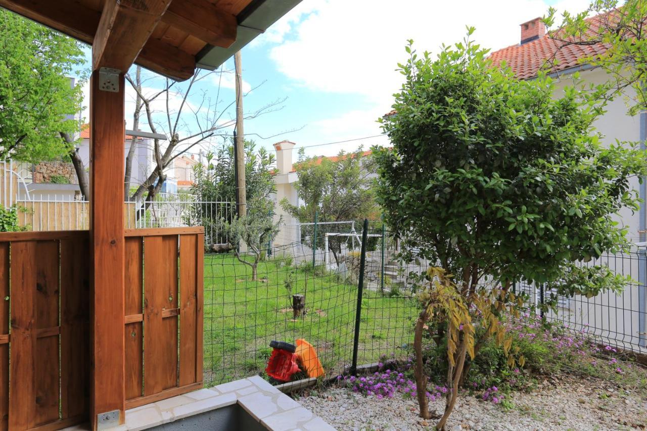 Apartments By The Sea Nemira, Omis - 17039 Tice Exterior foto