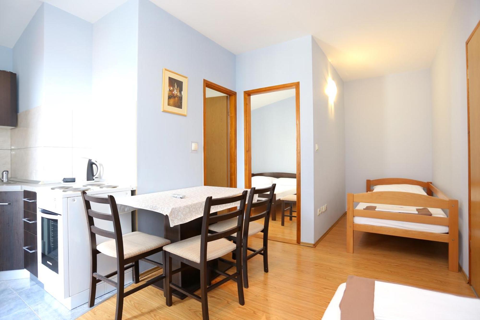 Apartments By The Sea Nemira, Omis - 17039 Tice Quarto foto